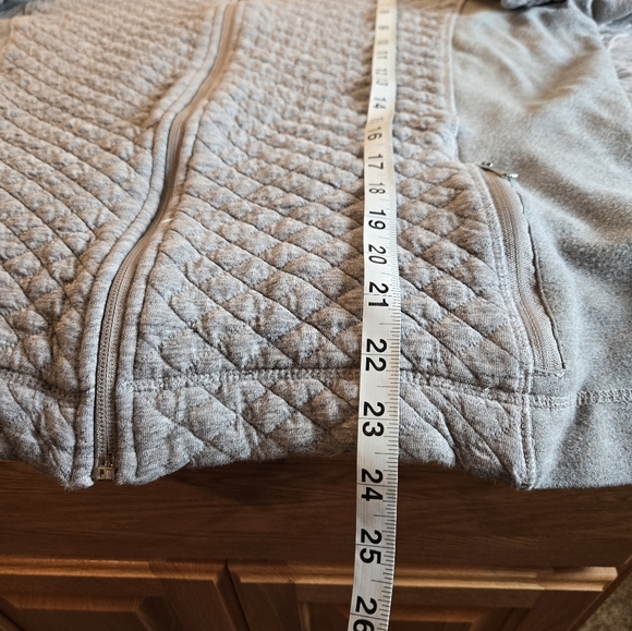 Christopher & Banks Gray Quilted Zip Up Sweatshirt jacket Size Large - Picture 13 of 14